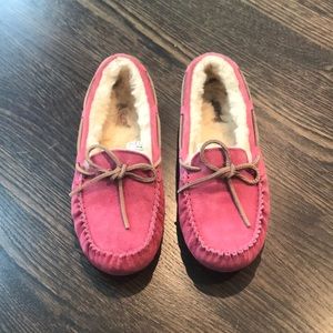 pink UGG dakota moccasin slipper size 9